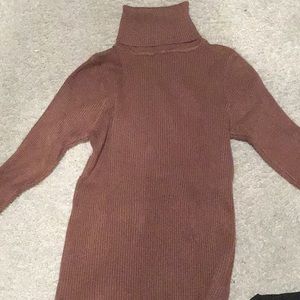 Brown ribbed turtle neck!